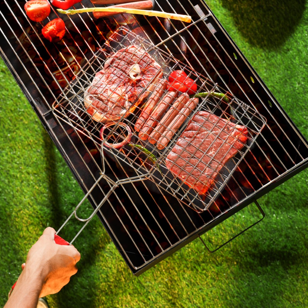 Stainless Steel BBQ Fish Grill Basket With Foldable Handle - Outdoor Cooking Made Easy